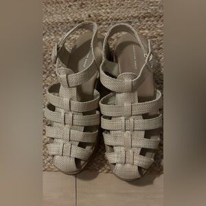 American Eagle Outfitters Women's Tan Woven Sandals Raffia Fisherman style